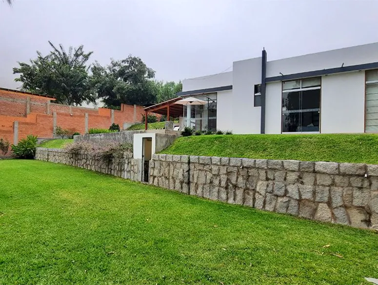 Explora nuestras áreas verdes en Cieneguilla. Naturaleza y serenidad en cada rincón.