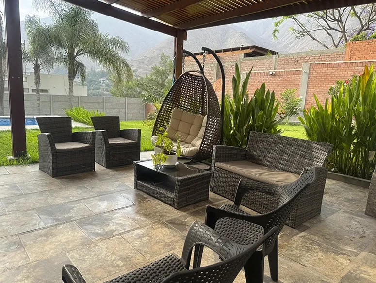 Relájate en la terraza de nuestra Casa Campo. Vistas panorámicas y momentos especiales.